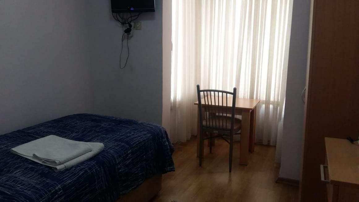 Otel Bayrakli *