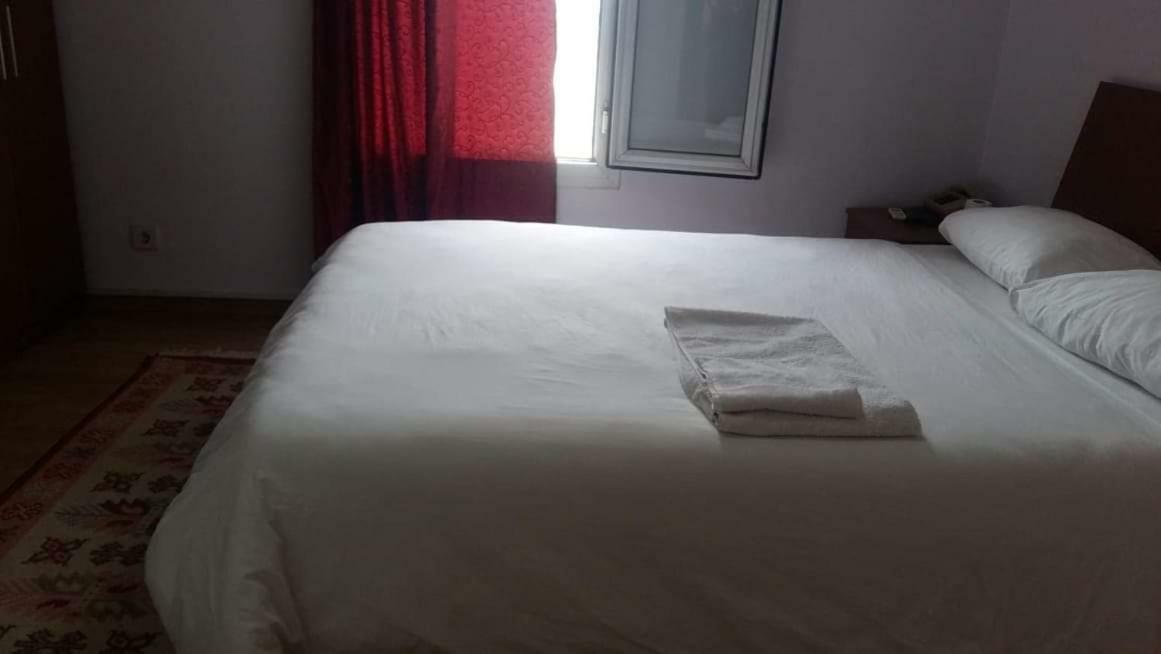 Otel Bayrakli *